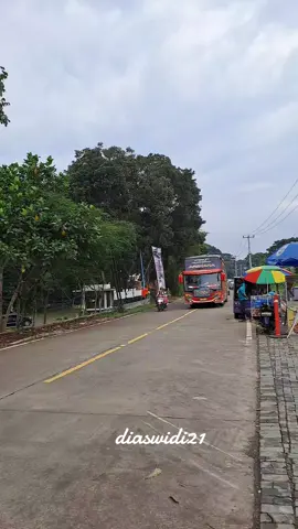 Janspark membasuri #basuri #telolet #arshaka  #busmaniacommunity #busmania #fyp #bandung #aztransport #cortas 