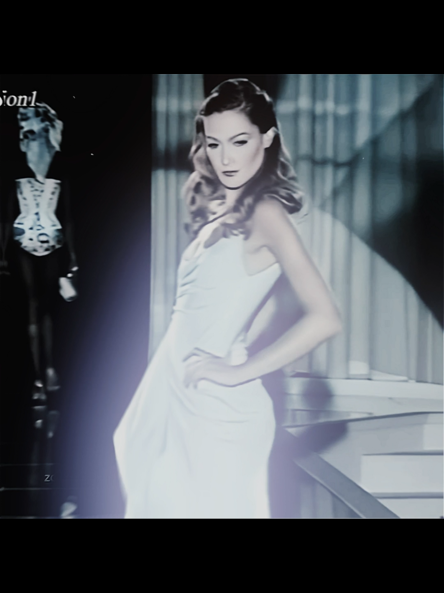 going back to my roots i'm sorry | #foryou #90smodel #SuperModel #shalomharlow #claudiaschiffer #katemoss #edit  ALL ORIGINAL CONTENT MADE BY ME TIKTOK PLS gianni versace spring summer fashion show 1995 model edit xlowly slowed ny8