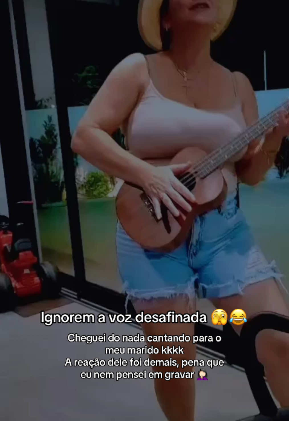 Ele ficou super feliz e começou a gravar kkkk e ainda deu pause para ficar só a minha voz, que coragem 🤣🤣🤣🤣  Nossas zoeiras há 29 anos #adriana_prosa #amor 
