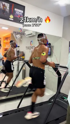 Hoje foi dia de realizar o tão famoso TESTE DE CORRIDA… 😮‍💨🔥🚀 VO2 máx, limiar de lactato e suor! esses testes são os ajustes finos e a cereja do bolo da alta performance 🔥 Não é aonde você começa e sim as decisões que você toma para chegar no RESULTADO DESEJADO. Seguimos na busca da nossa melhor versão…  Sem pressa, sem pausa e sem comparações, no SEU tempo! Gostaria de agradecer, primeiramente, à minha nutricionista @nutri_thamiriscandreva que, além de estar sempre em prontidão para exercer seu trabalho com grande maestria e excelência, também fez a ponte para que eu pudesse realizar esse exame! 🫰  Quero agradecer também ao Dr. @gersonleite.phd, melhor FISIOLOGISTA do esporte!  Meu amor @beatrizfiorini_ a maior parceira desse mundo, sempre disposta para, não apenas me acompanhar, e sim registrar e documentar tudo para que possamos compartilhar com vocês depois!  Seguimos de Itapira para o mundo… 🌎 🫰🙌 @institutosport  #corrida #corridaderua #meiamaratona #Running #run #halfmarathon