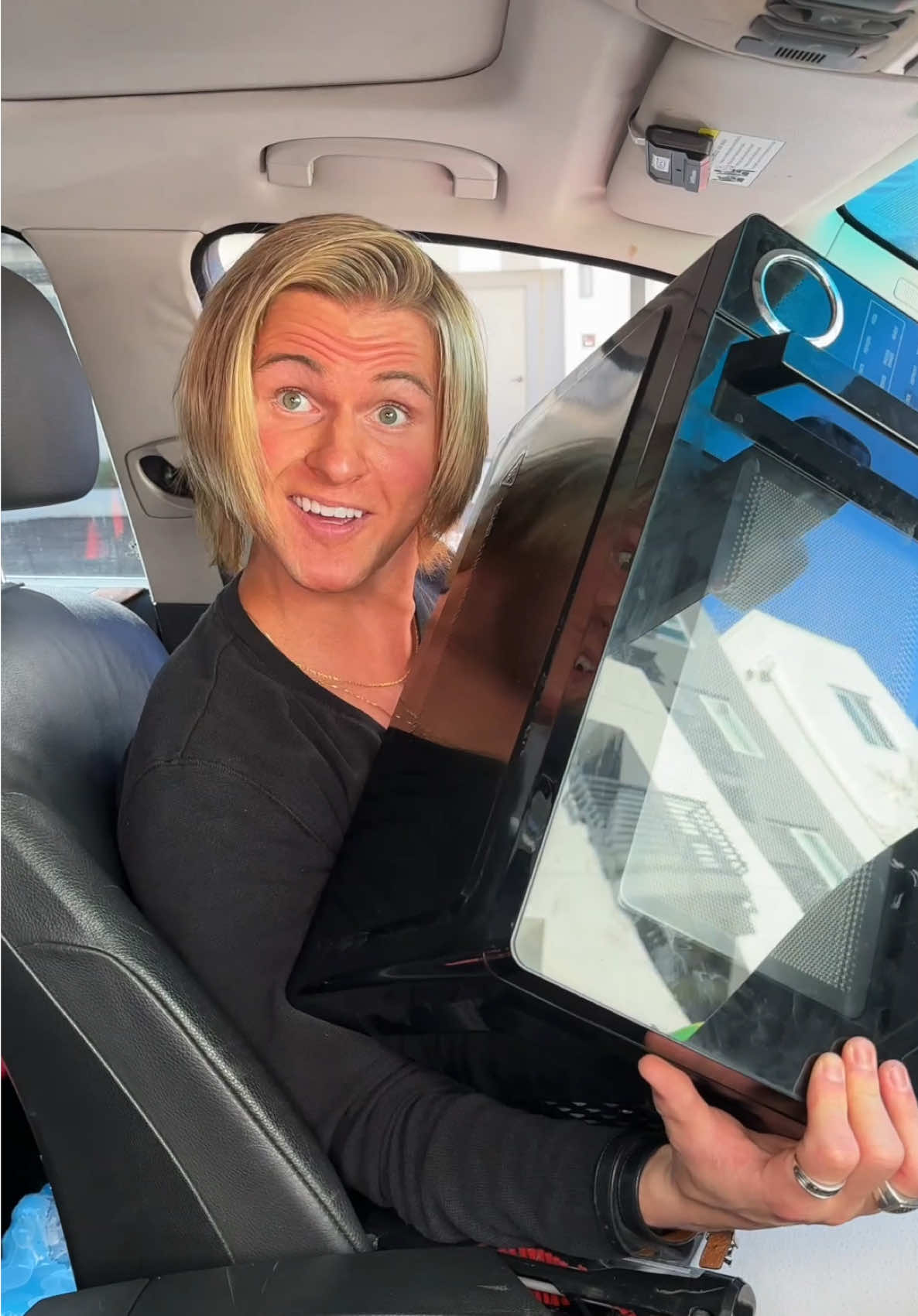 Replying to @Shane Nagy The Car Seat Crack Be Like Part 3 😂 #public #keys #friendshipgoals #relatable #clever #waitforit 