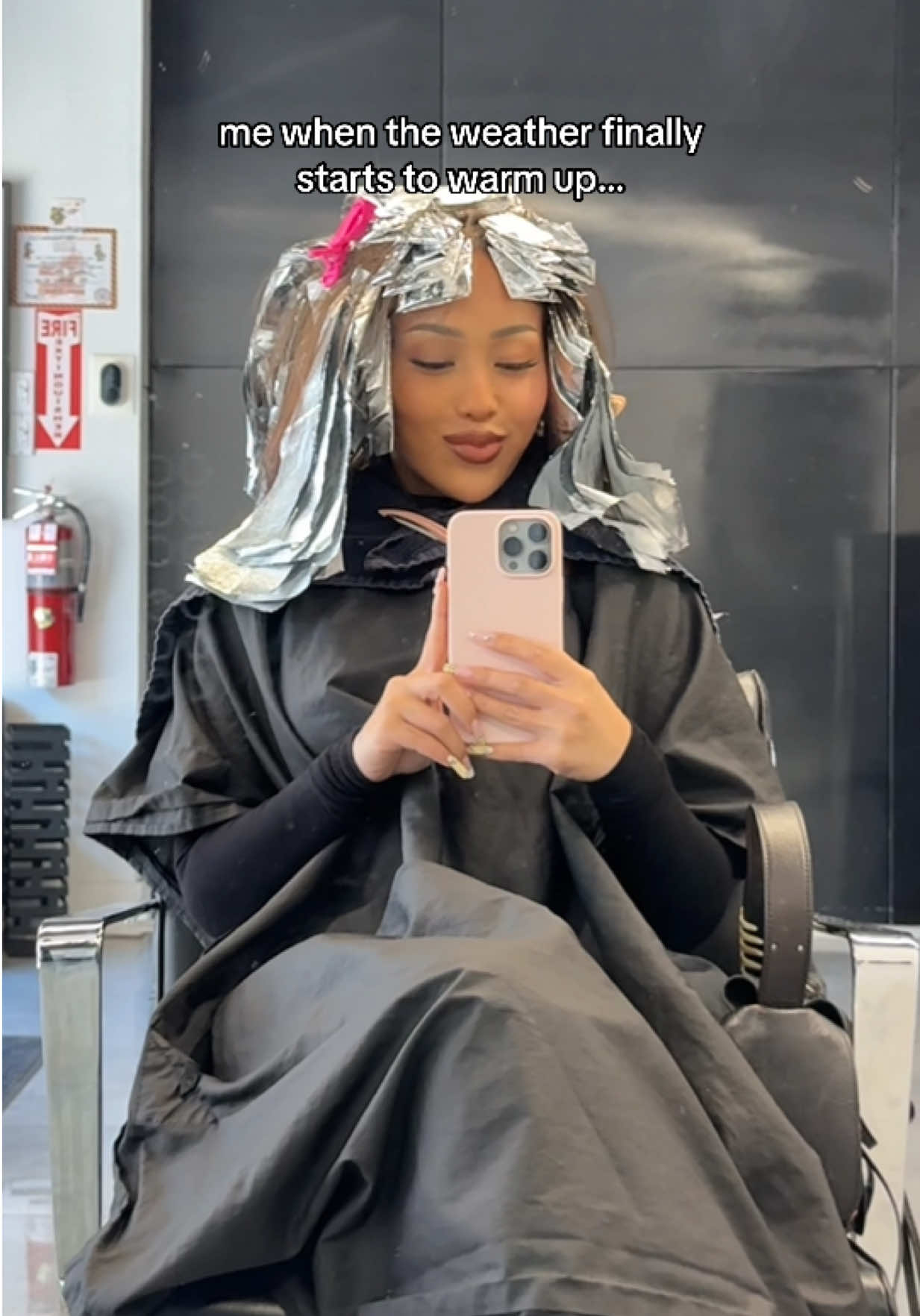Summer hair loading 👱🏼‍♀️ #blacktoblonde