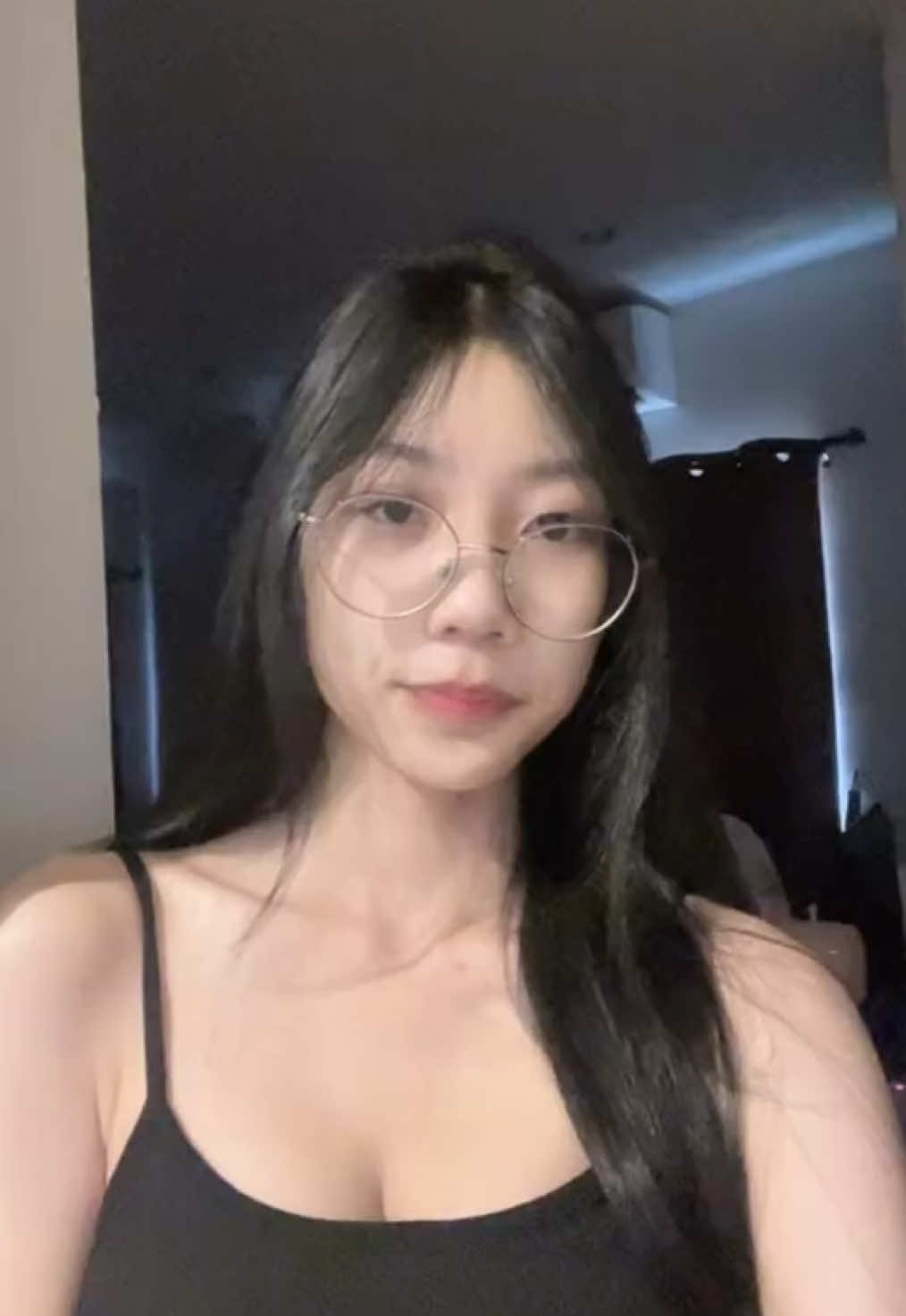อยุ่ไม่ด้ายย