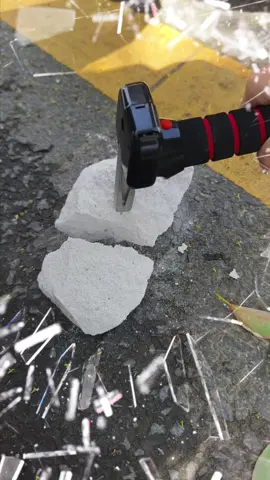 She doesn’t need flowers. She needs this tool in her car. Breaks glass. Supports safely. Installs in seconds. This Mother’s Day, give her real protection. #MothersDayGift #GiftForMom #ProtectMom #CarSafetyTool #EmergencyTool #CarGadget #MomHack #LifeHack2025 #SOARFLY #TikTokMadeMeBuyIt #CarEssentials #EverydayCarry #SafetyFirst #SurvivalGear #ViralTools #AmazonMustHaves #AutoAccessories #DíaDeLaMadre #RegaloParaMamá #CosasQueNecesitas #TrucosDeVida #LatinosEnTikTok #GadgetParaAuto #AccesoriosDeCoche #tiktokenespañol  #fyp 