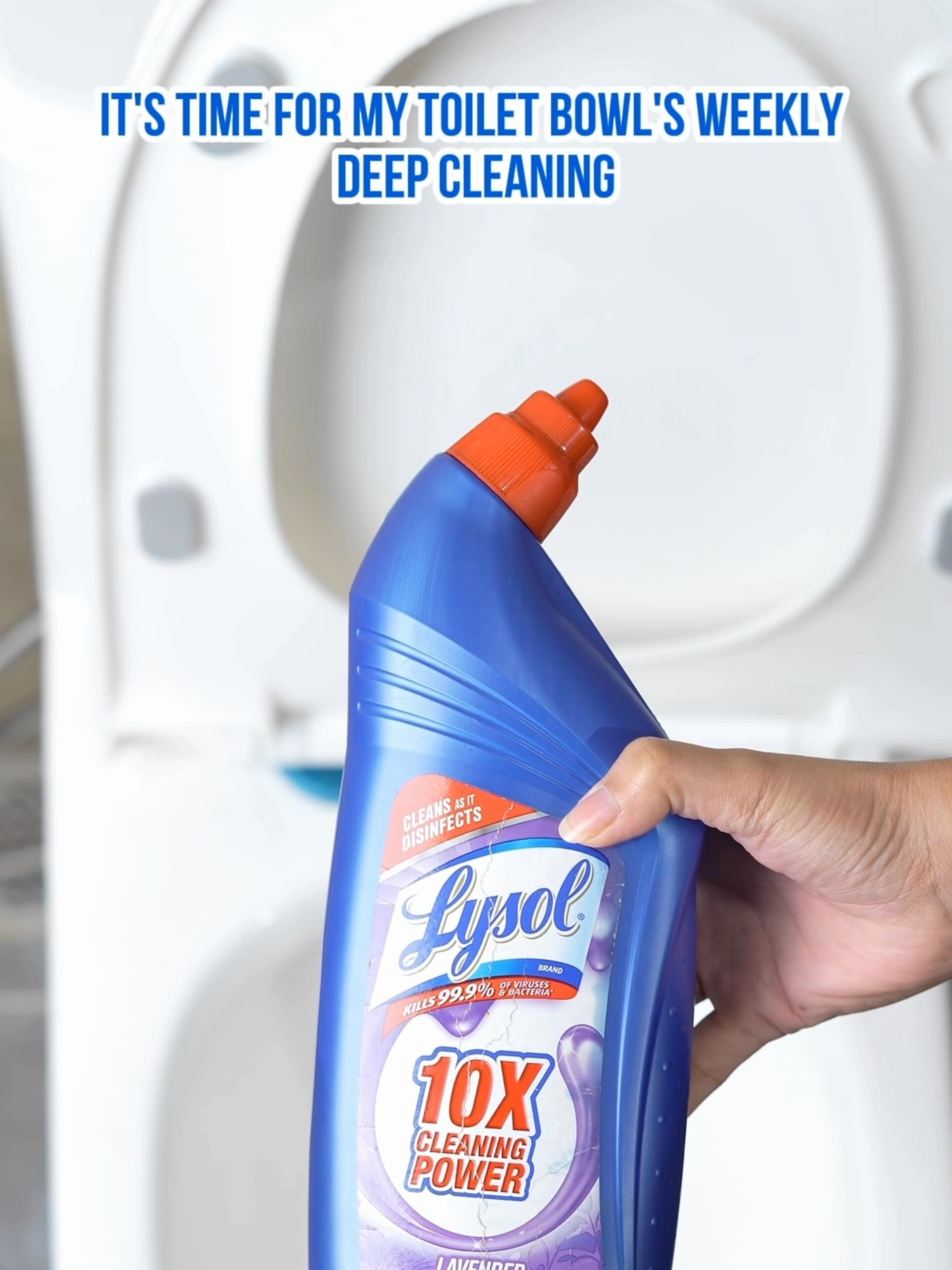 Cleaning your toilet bowl doesn't have to be a hassle! Try Lysol Toilet Bowl Cleaner for an easy way to keep your toilet clean and fresh-smelling! P109 SRP only!  #Lysol #ClingtoClean #ToiletBowlCleaner