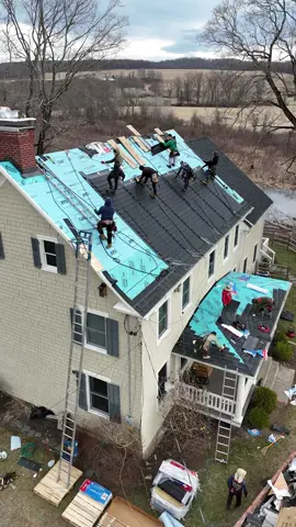 Solar shingle 🖤 #roofing #roof #roofs #construction #contractor #latino #work #video #drone #views #solarroof #solarenergy #teamwork #videoviral #dronevideo #paratiiiii #NY 