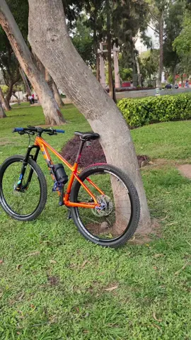TREK GEN3 X MAGICSHINE ALLTY 800V2.0 Nos pidieron equipar la conocida Marlin 6 y este fue el resultado @Magicshine  🥷💡.   @trekbikesperu #cameloftperu #magicshine #peru🇵🇪  #bikeworld #trek #allty #seemee300 #allty800 #trekmarlin6 #gen3 