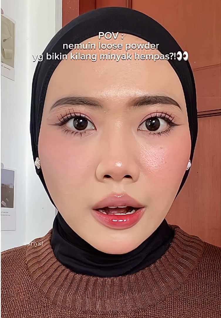 demi apapun kalian wajib cobaa! gapake complexion pun ini doang udah cukup buat daily😮‍💨💓 #loosepowder #loosepowderviral #makeup #BeautyReview #fypage #mattepowder 
