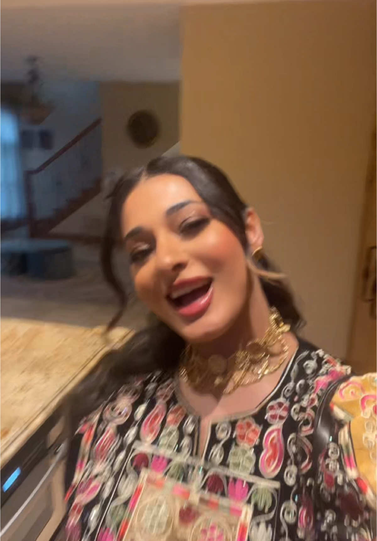 Who knows when the next time I’ll wear a #thobe will be 😭 so I’m gonna keep uploading these vids 🤭🤭 #palestinian #henna #ArabTikTok #middleeastern #hadee1kha1ed #arab #fyp 