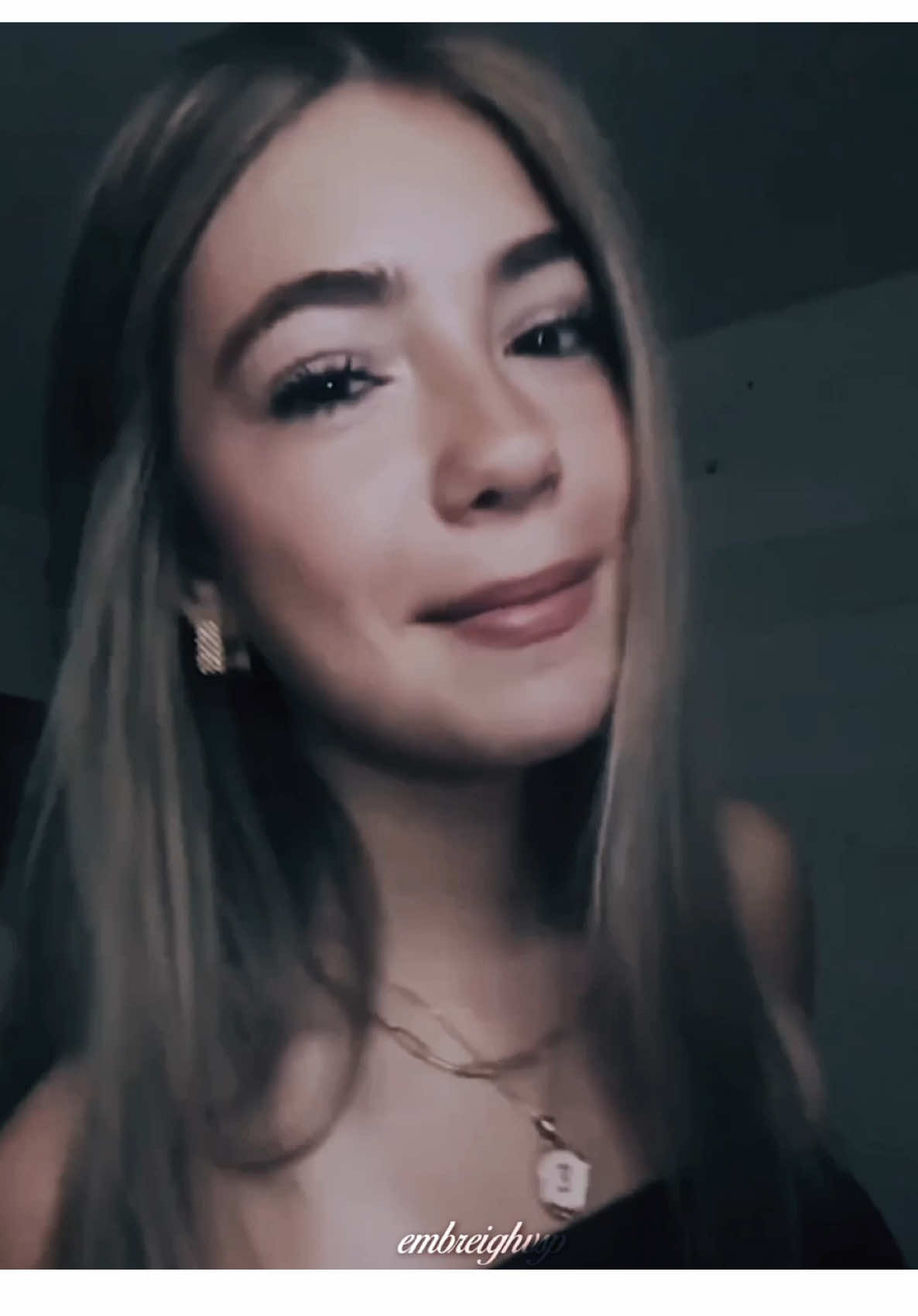 i love when i rediscover songs 💗 | tags: @??? @therealempisle @Embreigh | #explorepage #foryoupage #edit #videostar #singer #embreighcourtlyn #theglowhouse #school #editaudios 