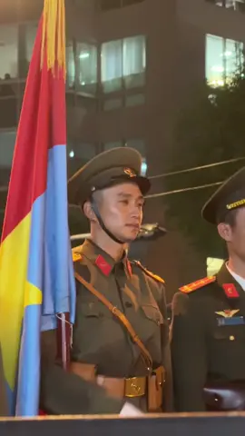 Nghe nói mấy nay chị em đang săn lùng ẻm #ChaoMung30Thang4 #lehoanghiep #hoabinhdeplam 
