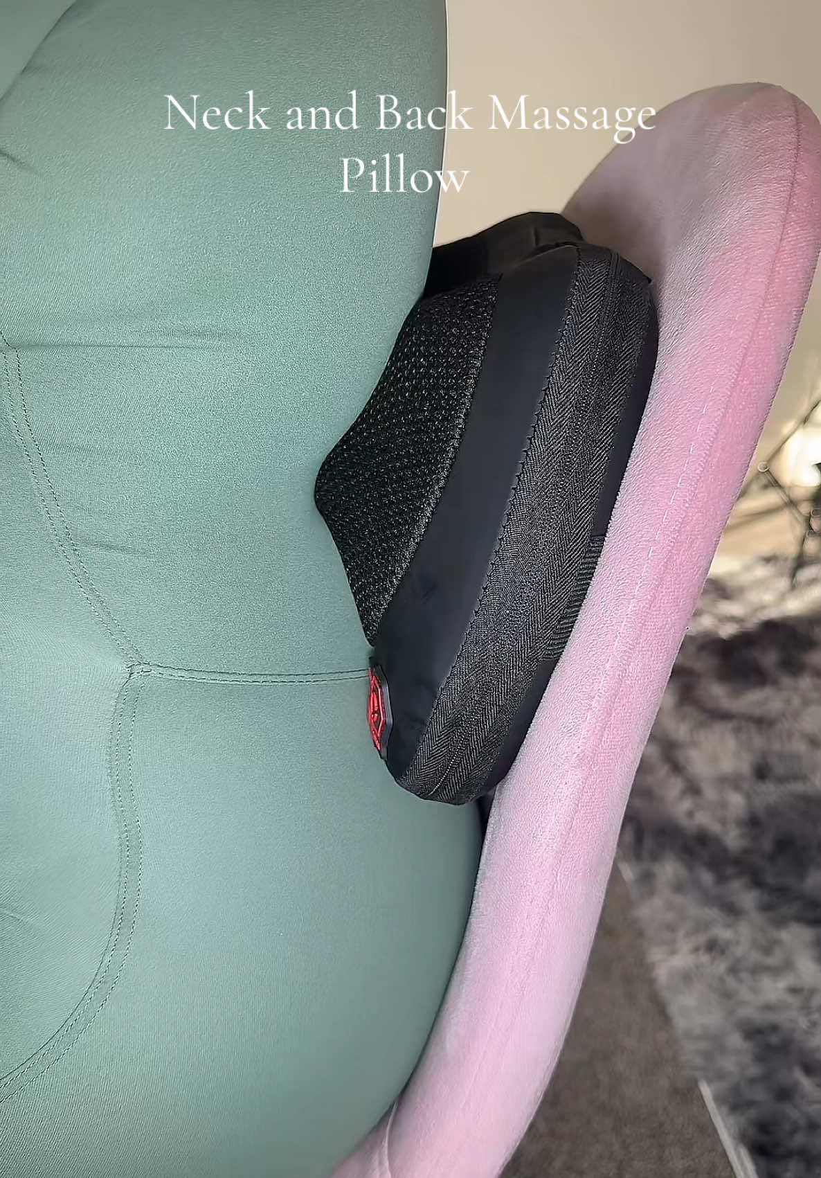 Your massage therapist would come and go but this massage pillow goes everywhere with you. The rate at which I have used this massage pillow it’s literally crying for help at the moment. It honestly gives you that deep massage feeling you get from your therapist. A trial would convince you 😉 #massagepillow #massager #portable #deepmassage #littlemachine #fyp 