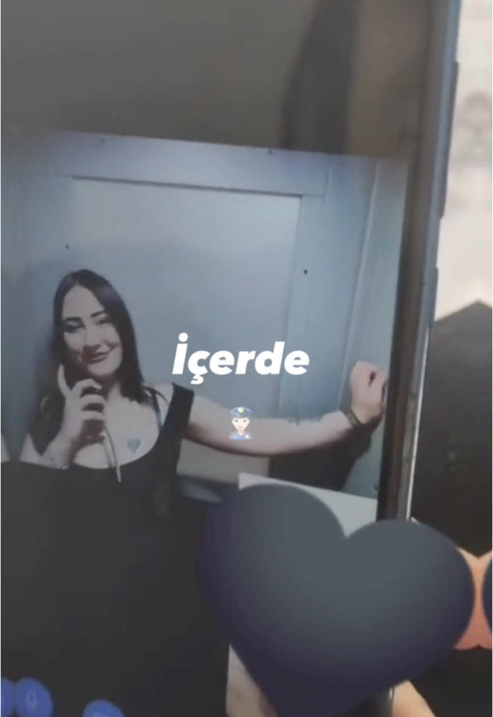 GİDEN EN GÜZEL YILLARIM GERİ GELMİYECEK HANİ DİYORSUNUZ YA HEMEN TOPARLADIN ÖYLE BİRŞEY YOK HER GECE AYNI KABUSLA UYANAN Bİ İNSANIM BEN ALLAHIMA BİN ŞÜKÜR SUÇSUZ OLDUĞUM BELLİ OLDU AMA İŞTE GİDEN YILLARIM BENİ YORDU SİZ BİR GENÇLİK BIRAKIYORUM BAKIN 🍂