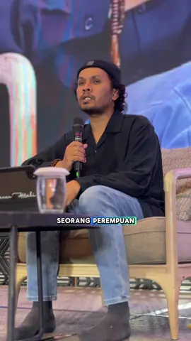 Setelah menikah, surga seorang wanita ada pada suaminya. Mengikutinya jadi jalan ibadah penuh pahala. 🤍 〰️〰️〰️〰️〰️〰️〰️〰️〰️〰️〰️〰️〰️〰️〰️ Jadwal sharing time Ust. @Hanan Attaki insyaallah: 11-12 Mei: LAMPUNG 17-18 Mei: PALEMBANG 24 Mei: BALIKPAPAN 22 Juni: PEKANBARU 14 Juli: BATAM 20 Juli: MEDAN 26-27Juli: MAKASSAR 17 Agustus: SAMARINDA Cara daftarnya di website ➡️ sharingtimeuha.com 😊 #sharingtime #hananattaki #ayahamanah #bogor #karawang #solo #jakarta #jogja #malang #surabaya #semarang #depok #tangerang #bandung #bekasi #purwokerto #cirebon #garut #makassar #padang #palembang #lampung #balikpapan #samarinda