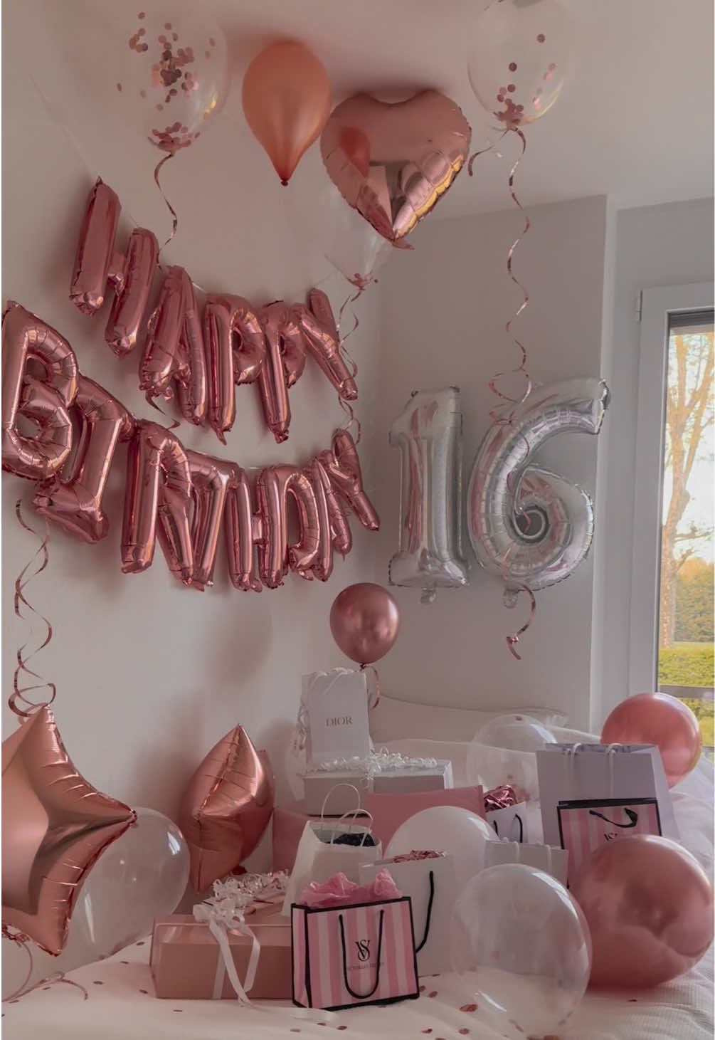 Sweet 16!💕💕#fyp #sweet16 #birthday #birthdaygirl #bedroom #foryoupagе #birthdaydecoration #foryouu 