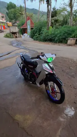 koyo Psar malam😂🤣 #f1zr #fyp #foryoupage #trending #followme #xyzbca #2stroke #fizr #tiktok 