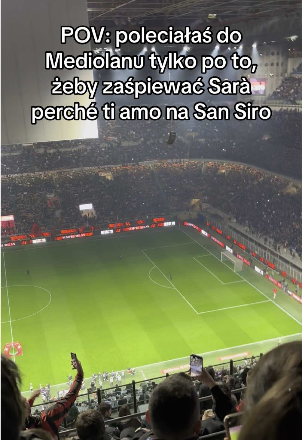 Zadanie z listy odhaczone 😄 Forza Milan ❤️🖤 #acmilan #saraperchetiamo #forzamilan #mediolan #italy #sansiro #milaninter #sansirostadium #citybreak #fyp 