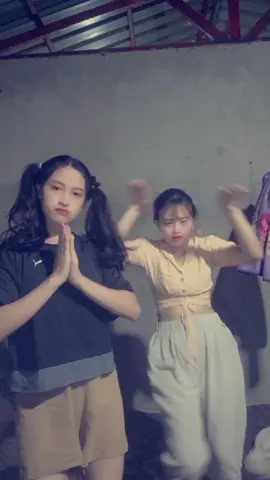 ခေါင်းတောင်မူးတယ်😂😂😂#yoonphyotwaltarlwin #coolsis01 #myanmartiktok🇲🇲🇲🇲 #ငါ့viewတွေဘယ်ရောက်သွားတာလဲ #ညတင်ရင်viewမတက်🙂 #coolsis01 #မင်းတို့ပေးမှ❤ရမဲ့သူပါကွာ #tiktokuni @Crystal (Pyae•pyae🤐🤐) 