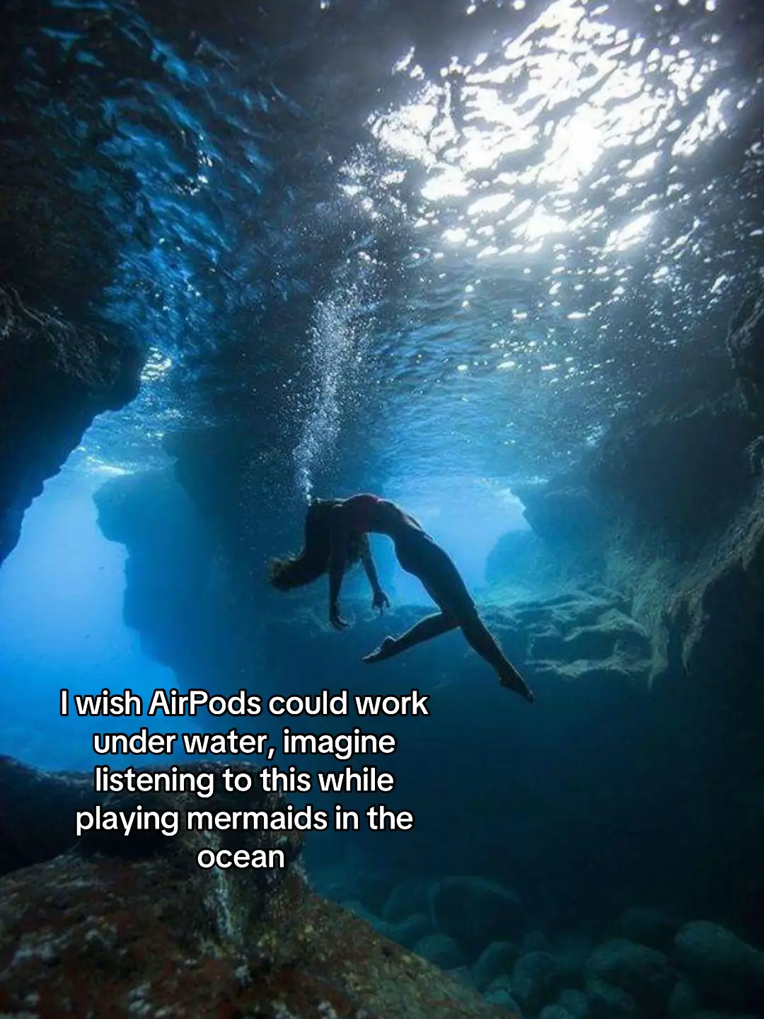 #fyp #fyppp #viral #mermaids #mermaid #h20 #makomermaids #magic #ocean #Summer #summervibes #song #music #airpods #airpodsjump 