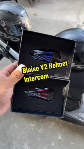 BLAISE V2 Motorcycle Helmet Intercom Headset Music Sharing while in intercom #blaisev2intercom #intercom #helmetintercom #bluetoothintercom #ridetogether #motorcycleaccessories #rider 