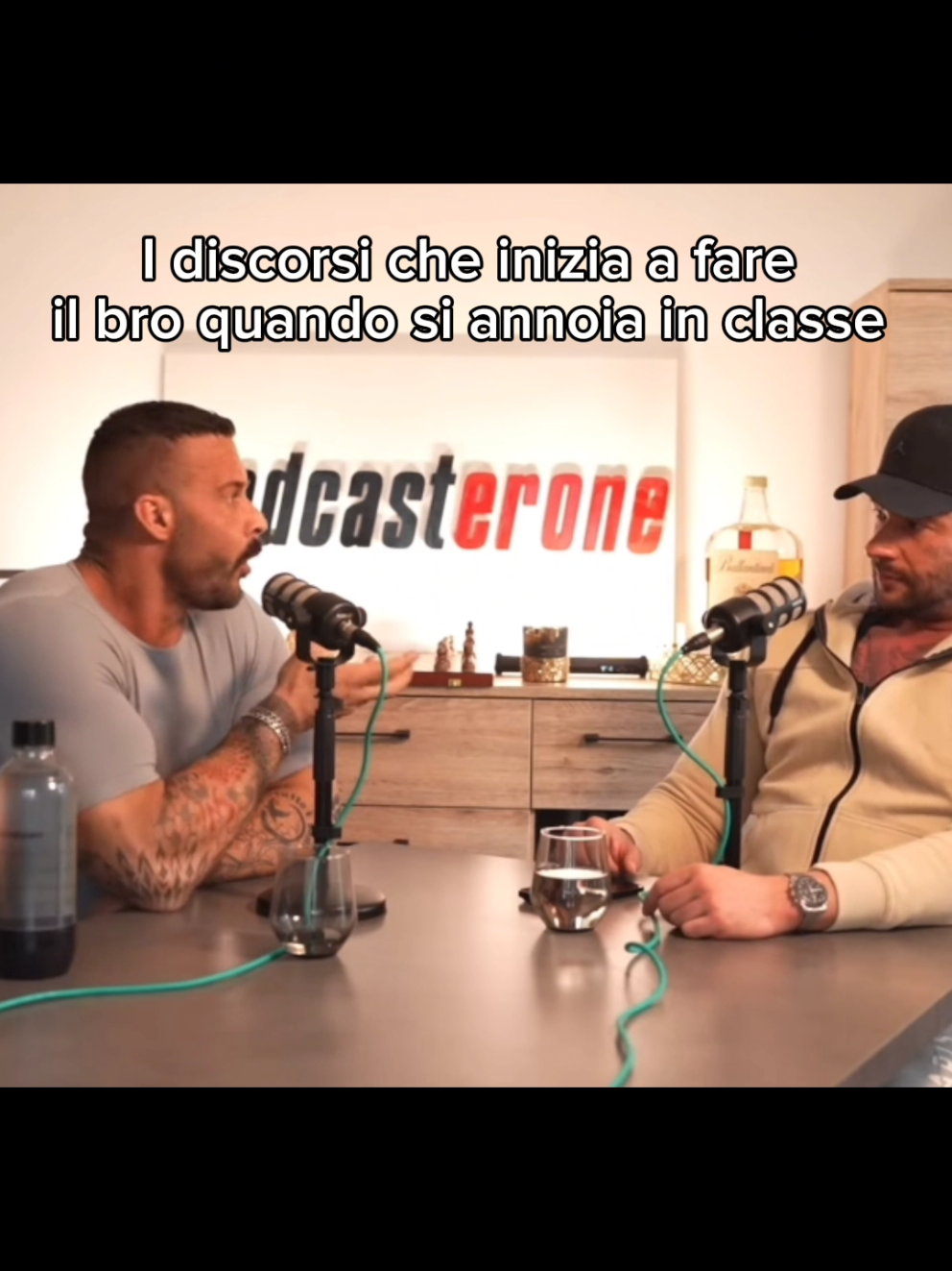 La noia non può essere così alta 🦆💥  #scuola #meme #podcasterone #bro 