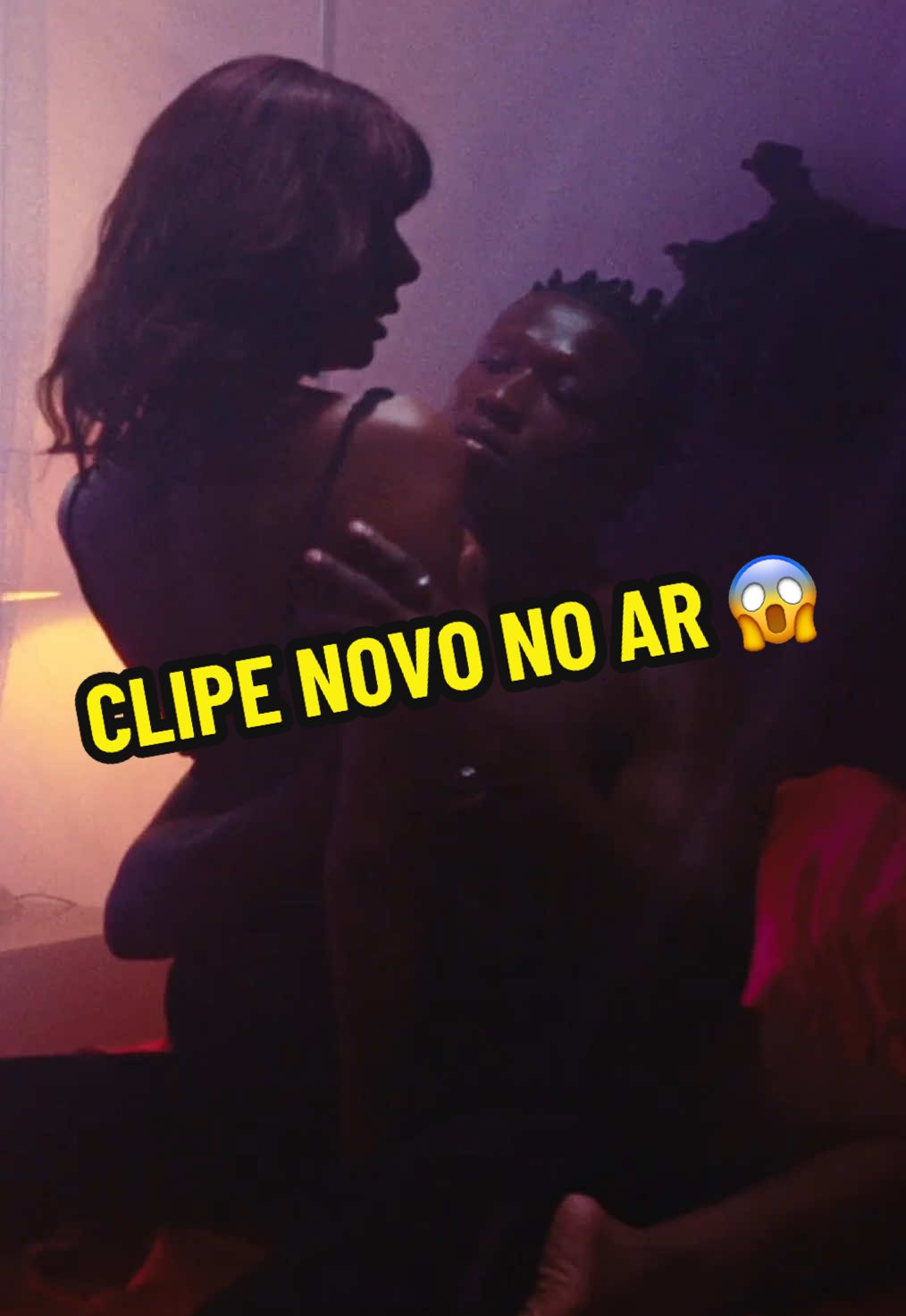 Assista agora meu novo clipe “Amor à luz do dia” . Link na bio 😍 #clips #rnb #ella #jottaa #foryoupage 