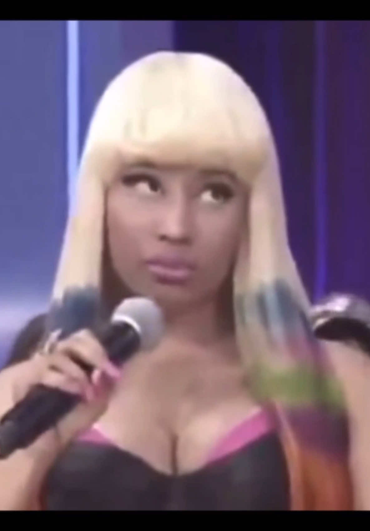 She’s hilarious 😂 #nickiminaj #throwback #2000s #pinkfridayera #fyp #viralvideo