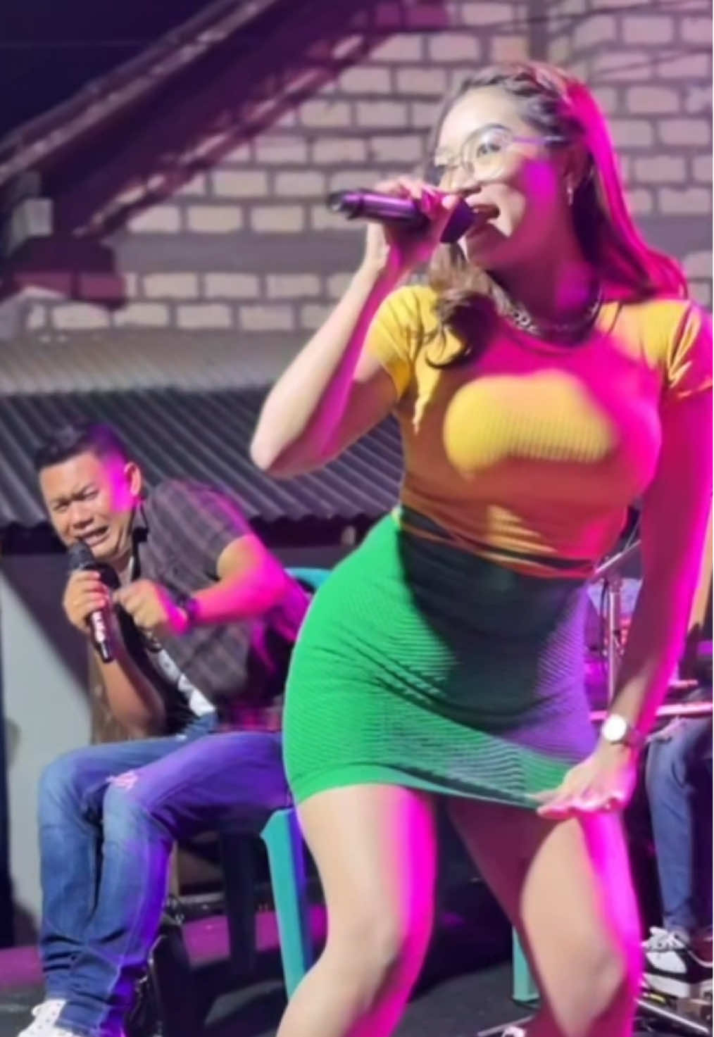 Ayo mass…. Tombo kangen . . Yuni puspita yunel . . .  . #yunel #storydangdut #yunipuspitayunel #aswatamamusictuban #tombokangen #koplojawatimur #koplofyp #yunipuspita 
