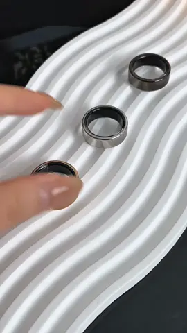 If you're looking for a product that makes it easy to keep track of your health, this smart ring is an excellent choice.✨ #smartring #ring #fitnesstracker  #wearabletech #stepcounter  #wellness 