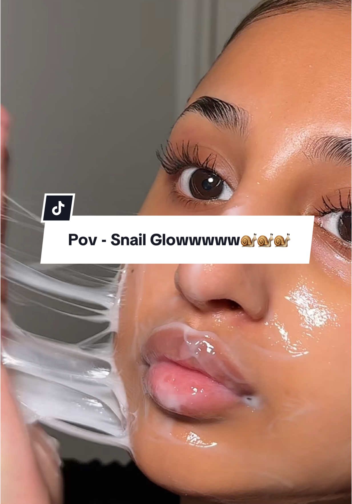 Black snail mucin routine with @TOSOWOONG Global Ad 🐌🐌🐌 #tosowoong #blacksnailplusessence #blacksnailginsengserum #blacksnailmucincream #koreanskincare #snailmucin #glassskin #glassskincareroutine
