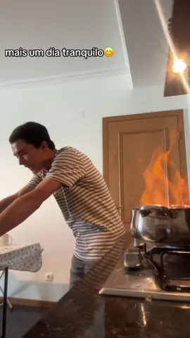 a minha mãe decidiu desistir de mim e não me veio ajudar🤗