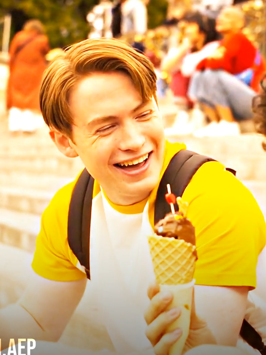is this a safe place to admit i also love bubblegum ice cream??  #nicknelson #kitconnor #heartstopper #charliespring #edit 