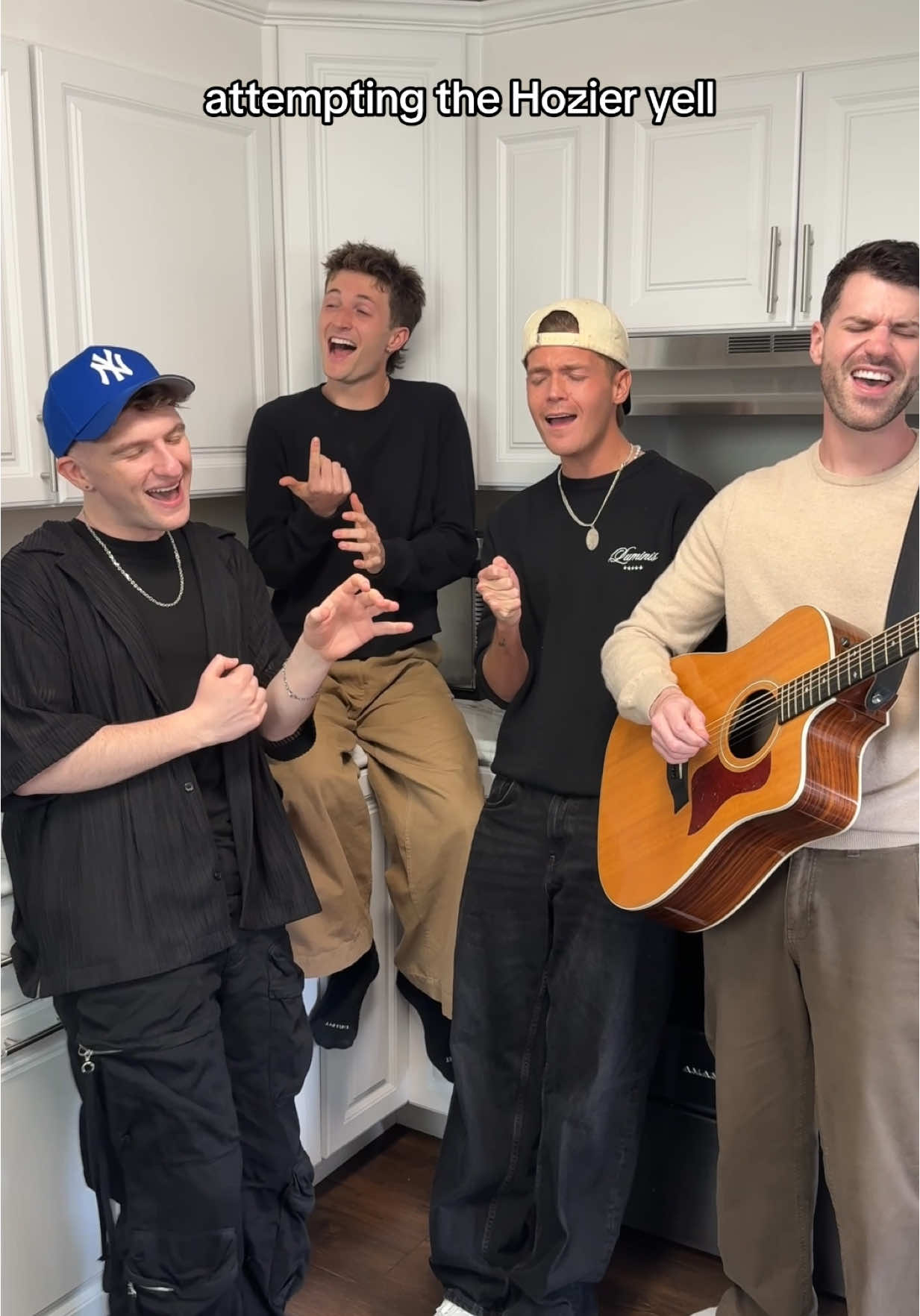 sometimes you just have to grab your friends and scream in harmony🌲 #hozier #noahkahan #hozieryell #sing @Anthony Gargiula @Henry Moodie @Jamie Miller 🤍