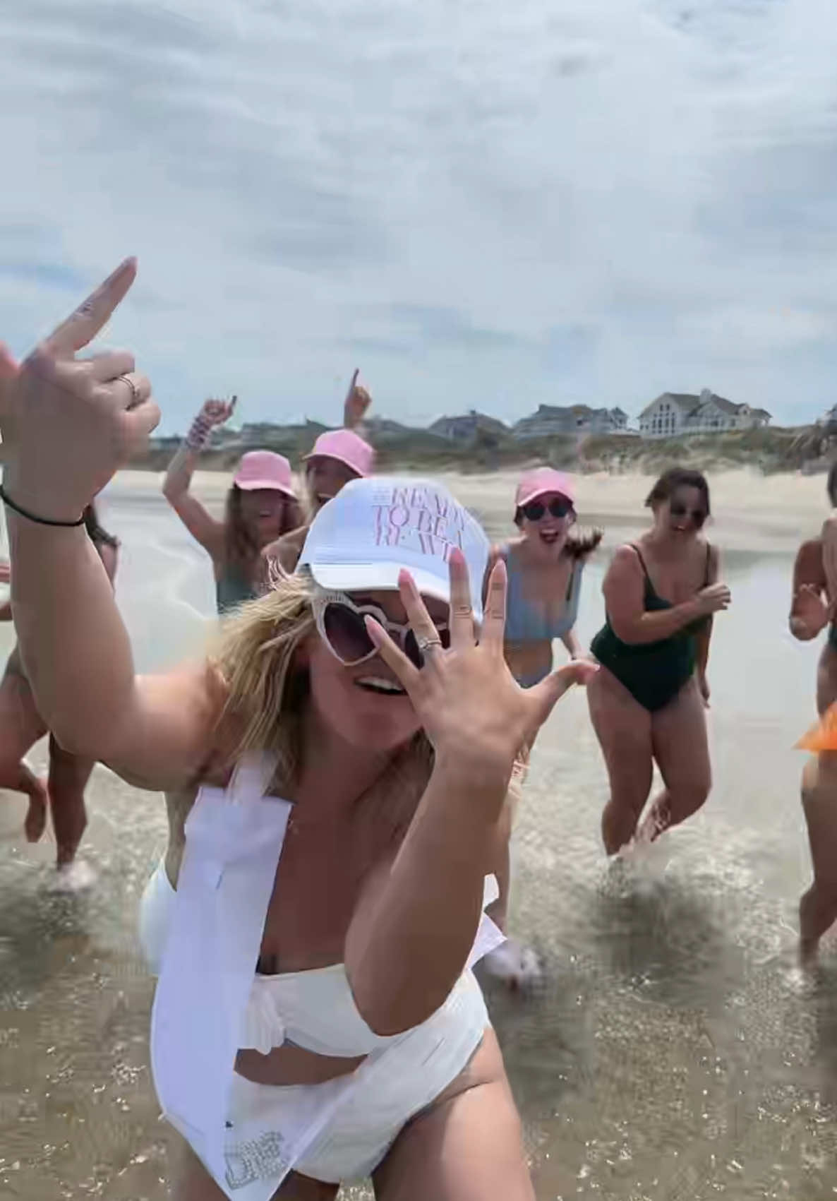 Rev ur engines #readytobeareavis #bachlorette #bachtrip #bachloretteparty 