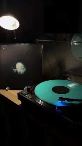 warm // ariana grande eternal sunshine deluxe: brighter days ahead turquoise LP #arianagrande #eternalsunshine #brighterdaysahead #warm #vinyl #vinylcollection 