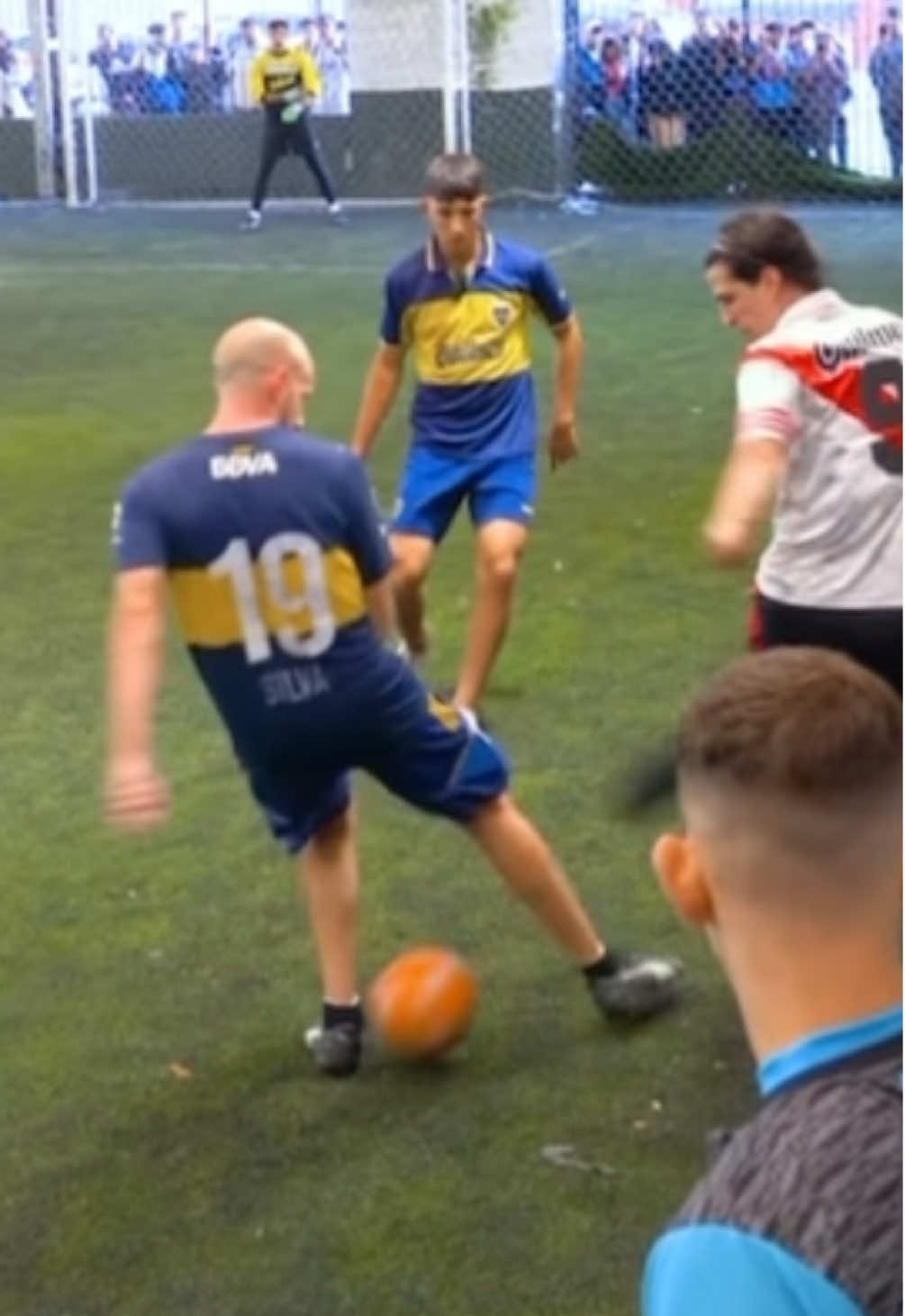 TREMENDO ÑOCA!! #SantiGrizas19 #Futbol #RiverPlate #Boca #Superclasico #LosDisplicentes #Caño #Nutmeg #Panna #Delantero #Skills 