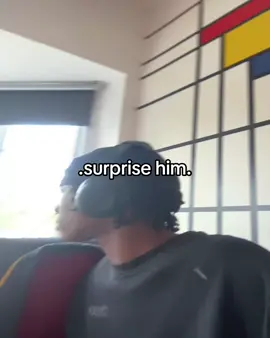let's surprise him! #fyp #suprise #funny #dance #joke 