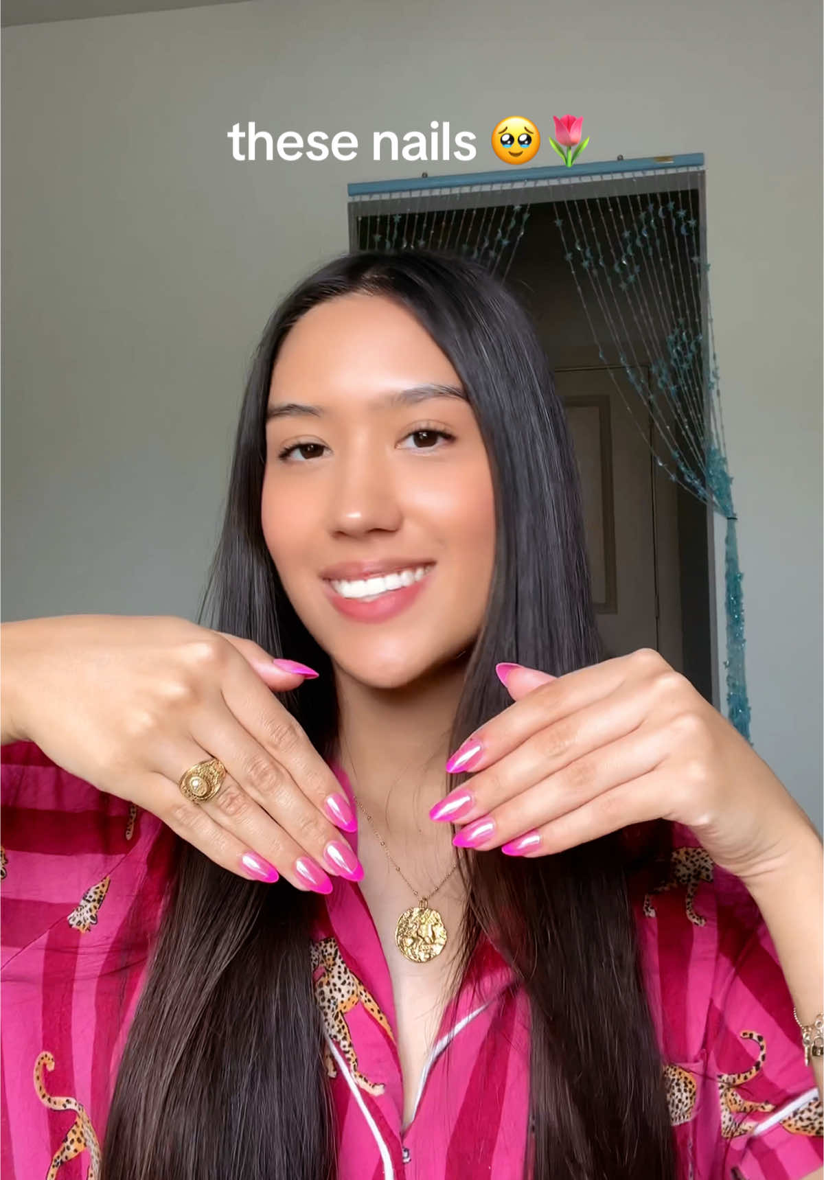 These nails from @paintlabco are so dainty & girly, I love them 🌷🥺✨ #paintlabnails #pressonnails #pinknails #nailart #paintlabco #sabrinacarpenter #springnails 