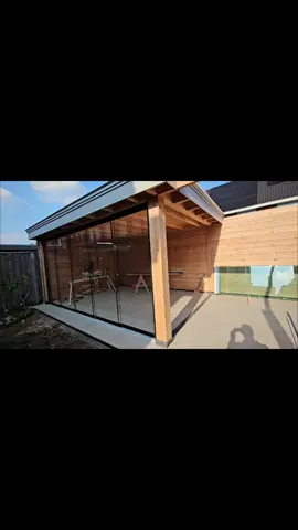 Geweldige Douglas tuinkamer met een stukje pergola 🖤 #fürdich #page #foryouu #fy #overkapping #veranda 
