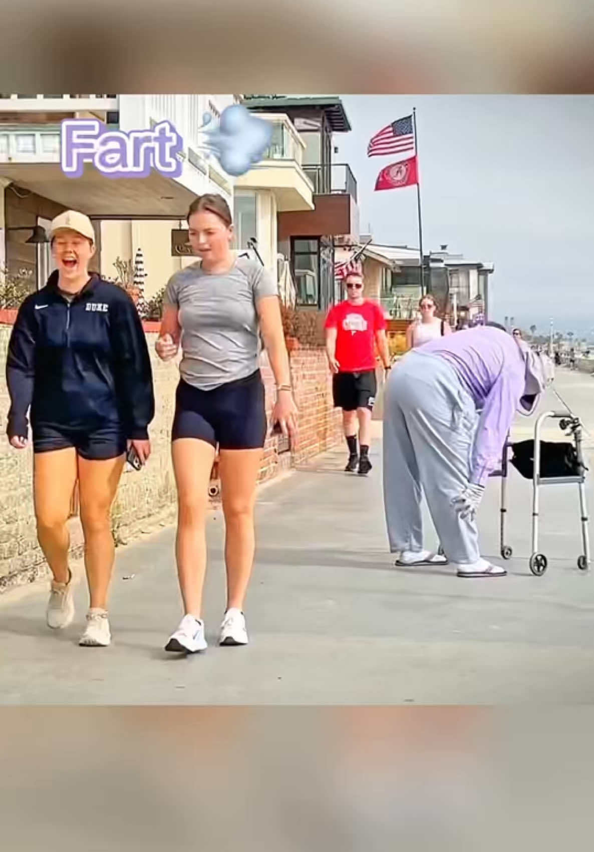 #fart #fartprank #fypシ #foryouu #prank #smileplease #funnypost #funnyprank #farting #america #trynottolaugh #fail 
