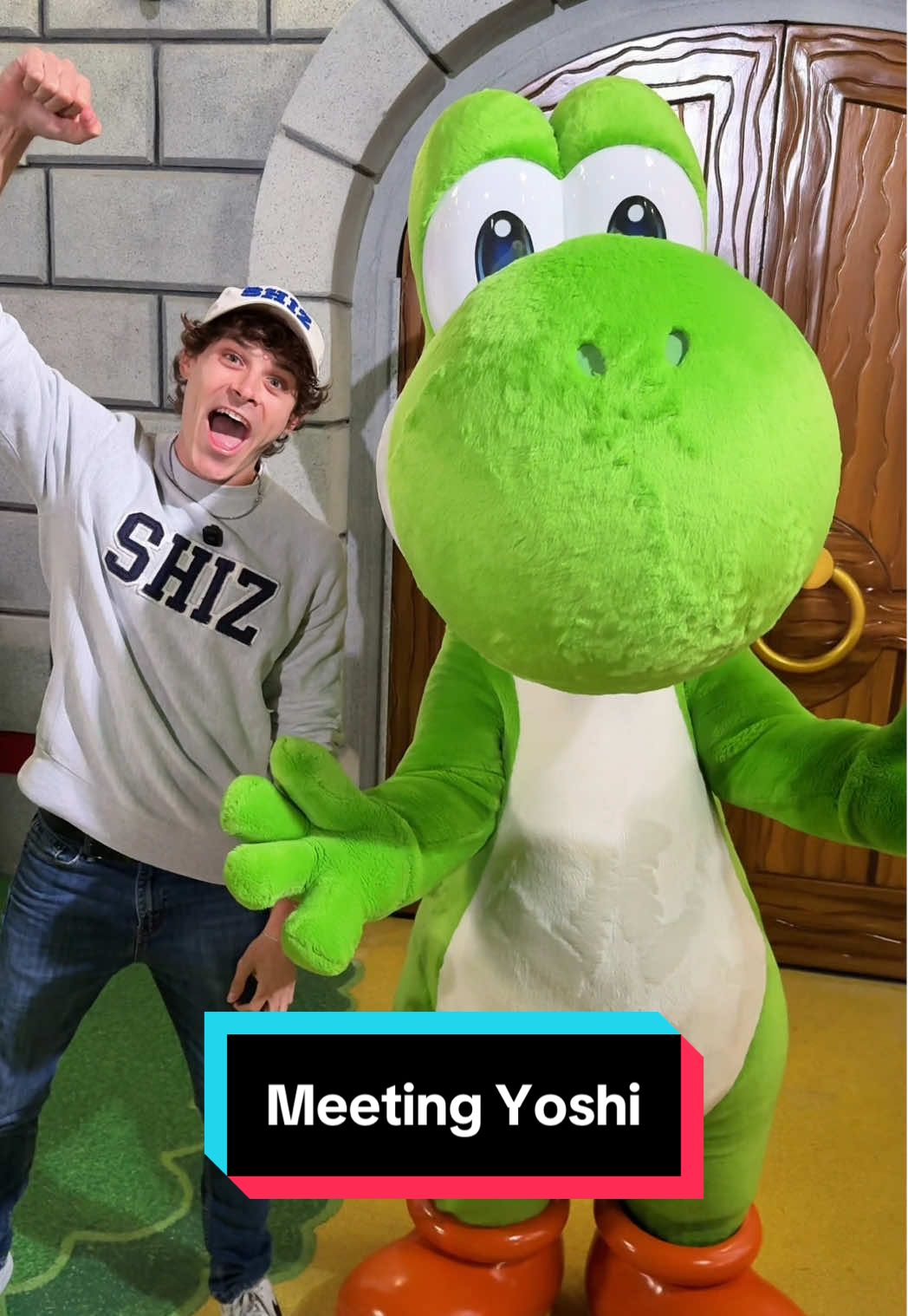 Yoshi makes his FIRST EVER Meet & Greet debut at Universal Hollywood’s Fan Fest Nights!!! #universalhollywood #yoshi #supernintendoworld #UniversalFanFest 