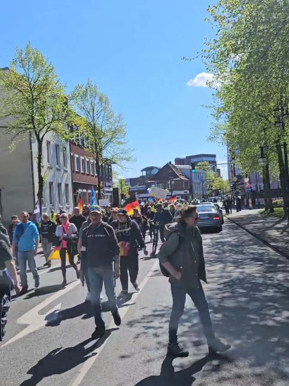 26.04. #tiktoklive #livehighlights #fyp #cuxhaven #demo #fürdich #2025 #tiktoknews 