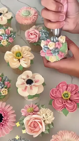 Satisfying & Sweet: Mesmerizing Cupcake Decorating ASMR You Can’t Look Away From! 😍🎂 #BakingArt  #EasyBaking  #cakedecorating  #floralbuttercream  #fyp  #cupcake  #giftideas 
