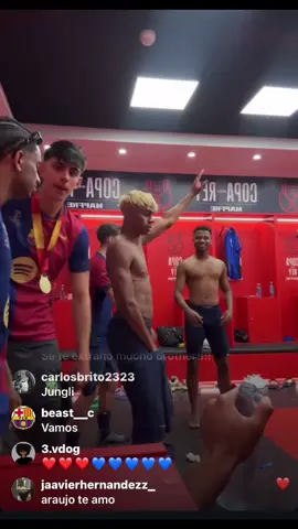 Barcelona dressing room 2025 #copadelrey #2025 #fcbarcelona #balde #alejandrobalde #live #shakebody #lamineyamal #trend #dressingroom #barca 