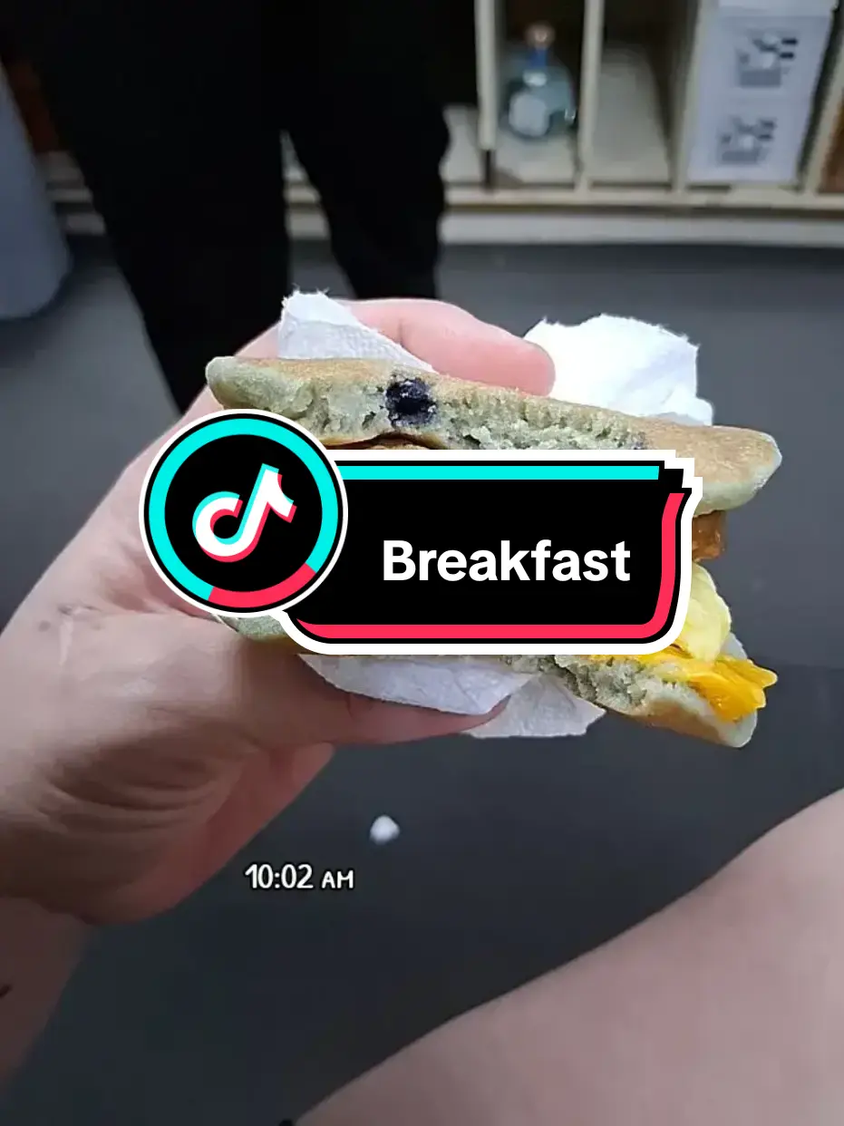 breakfast at work. Jimmy dean's blueberry griddle sandwich. ❣️