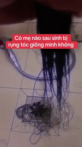 Mấy bà sau sinh có bà nào bị rụng tóc giống tui không  #chamsoctoc #daugoibokethienbui #daugoiboket #daugoiboketmengao #daugoi #daugoimengao #daugoihienbui #hienbui #rungtoc #thienly #mengaotraxanh #xuhuong #xuhuongtiktok 