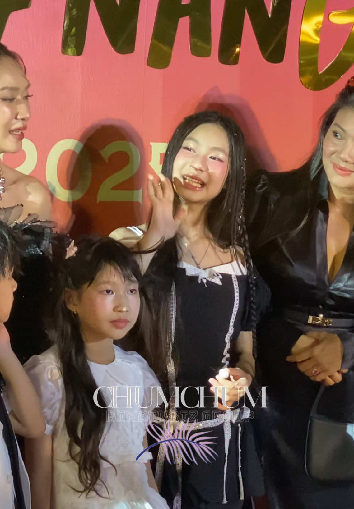 Nụ cười hệt “Minh Hà nhí” của Cherry tại buổi công chiếu bộ phim Lật Mặt 8 - Vòng Tay Nắng #chumchum #bimatvbiz #Thegioimodels #Lattungvbiz #TiktokGiaiTri #GlobalEM #latmat8bychumchum #latmat8vongtaynang #latmat8 #LeTuanKhang #LyHaiMinhHa