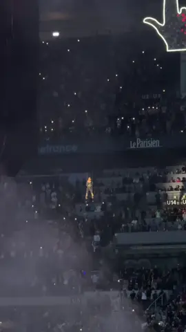 #jul #stadedefrance #paris #misteryou #concertjul #concert #live #direct #freestyle #laruepuislaprison #velodrome #orangevelodrome #stade #doretdeplatine