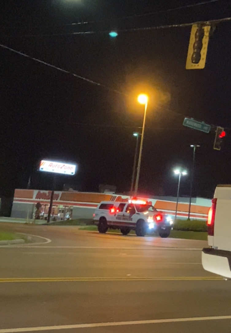 Muscle Shoals Fire Responding to an Unknown #fypシ #firstresponders #firebuff #firetok #code3 #emergencyresponse #firedepartment 