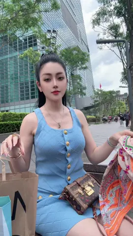 Sợ chạm vào nỗi nhớ vu vơ  Nắm chưa xong đã vội đổ vỡ #h#huyencute168h#huyenle168H#HuyenleAu168a#angelina168i#ilovemyself168t#taiwan20251681#101taipeitaiwant#tiktoktren